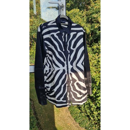 Buy & Sell St Margarets Central London - Photos for Desquared designer Black& White print Shirt