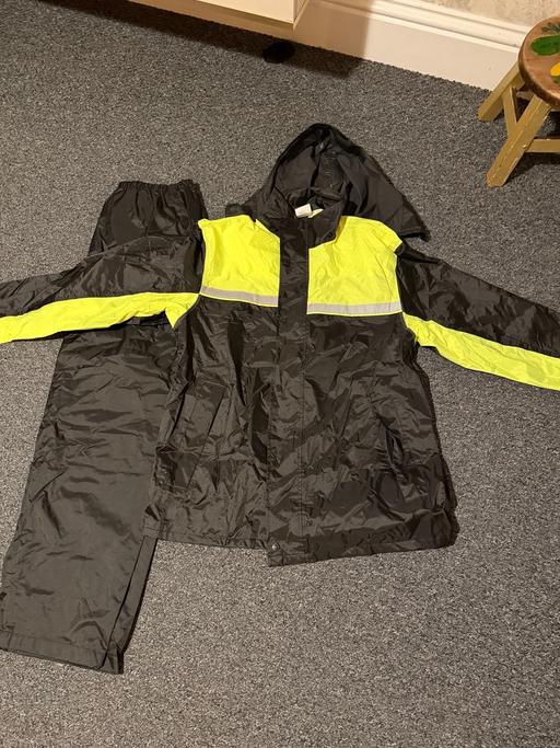 Buy & Sell Hackney Central East London - Photos for Rain proof. Reflector jacket and trousers.