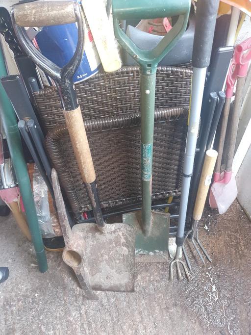 Buy & Sell Pensnett Dudley - Photos for 2 Spades , Pick Axe Head , Rotivator & Hoe