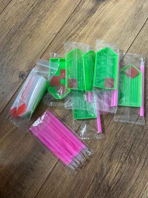 further learning Kingsbury North West London - Photos for Diamond art trays and pens accessories