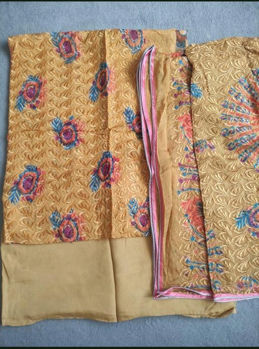 Buy & Sell Grafton Street Industrial Estate West Northamptonshire - Photos for New 3 piece unstich suite