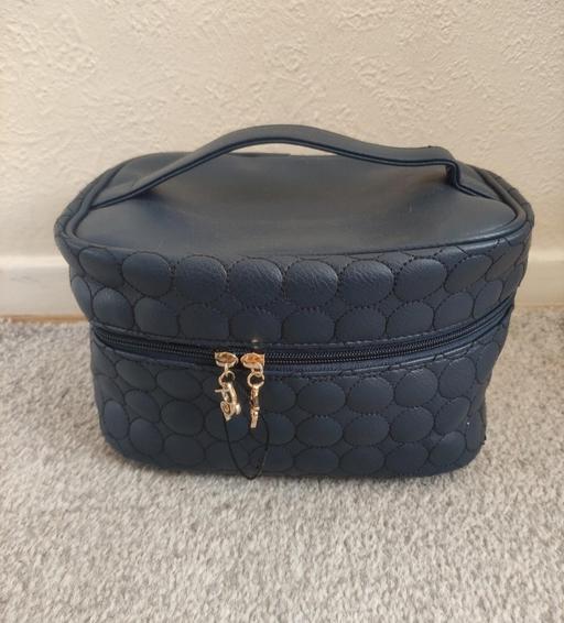 Buy & Sell Grafton Street Industrial Estate West Northamptonshire - Photos for New makeup bag