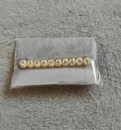 Buy & Sell Grafton Street Industrial Estate West Northamptonshire - Photos for New beautiful brooch