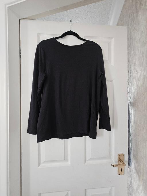 Buy & Sell Newton Doncaster - Photos for Ladies navy coloured T-shirt, size 18/20