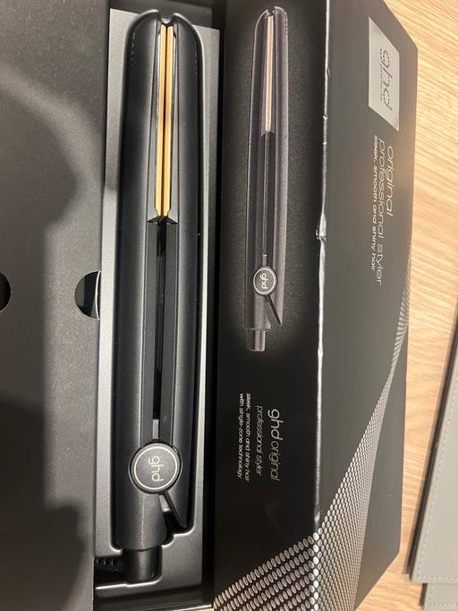 Buy & Sell Waterloo Central London - Photos for Brand new never been used GHD straighteners
