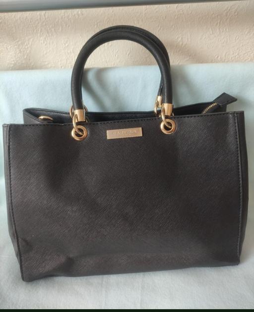 Buy & Sell Grafton Street Industrial Estate West Northamptonshire - Photos for Carvela bag