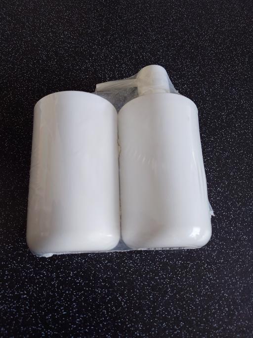 Buy & Sell Woodthorpe Charnwood - Photos for White soap dispenser and toothbrush holder