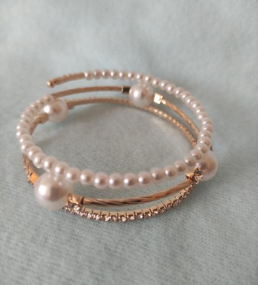 Buy & Sell Grafton Street Industrial Estate West Northamptonshire - Photos for Adjustable bracelet