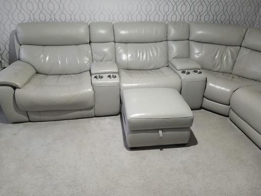 Buy & Sell Stepps Glasgow - Photos for DFS leather auto recliner & storage footstool