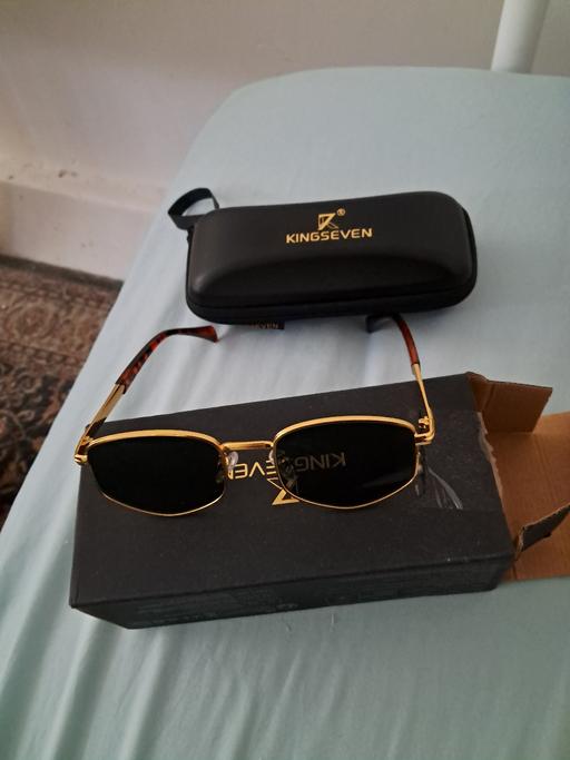 Buy & Sell Shaw Oldham - Photos for unisex sunglasses 👓 brand new