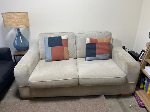 Buy & Sell Nash Mills Three Rivers - Photos for 2 seater DFS sofa
