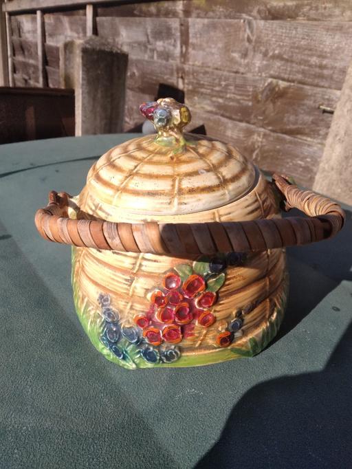 Buy & Sell Cradley Heath Sandwell - Photos for Vintage Royal Winton Bee hive pot