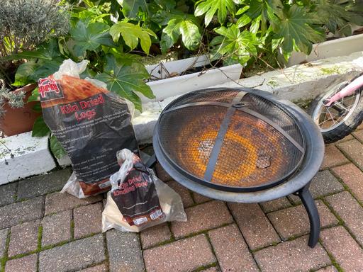 Buy & Sell Streatham South West London - Photos for Fire pit + Kilm Dried logs