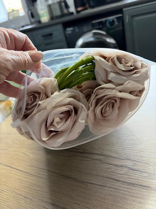 Buy & Sell Duckmanton Chesterfield - Photos for Artificial roses