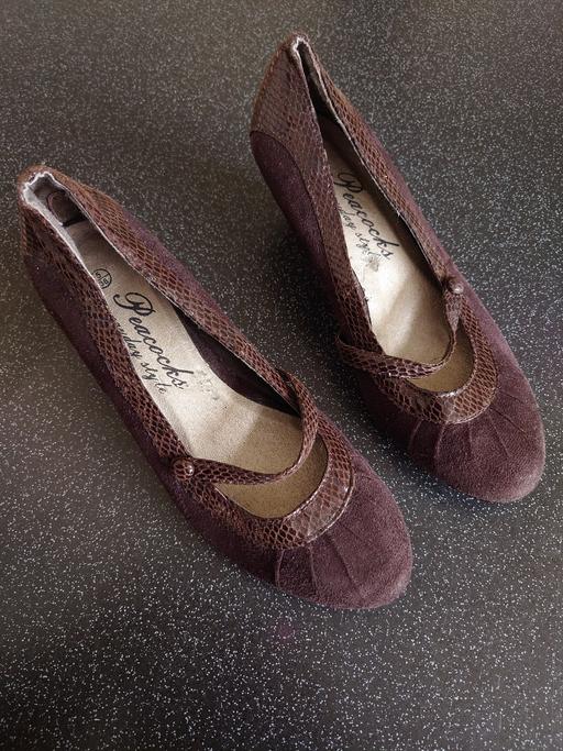  — Women's brown wedge shoes size 5
