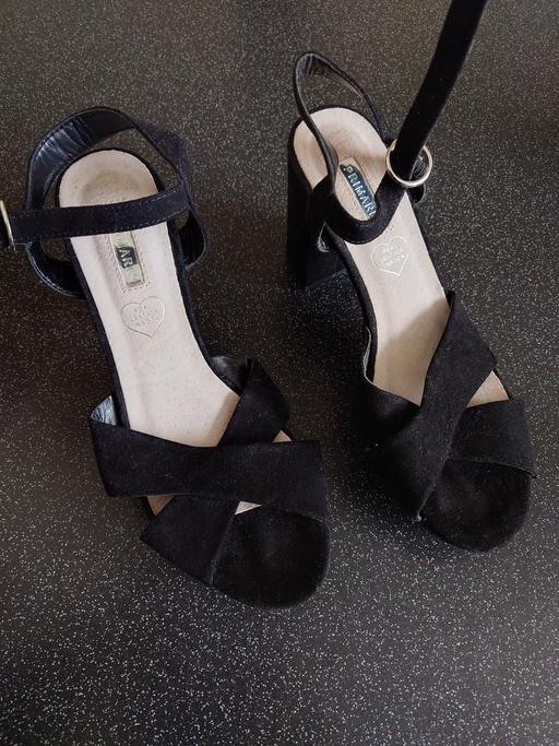 Buy & Sell Woodthorpe Charnwood - Photos for Women's black high heels size 5
