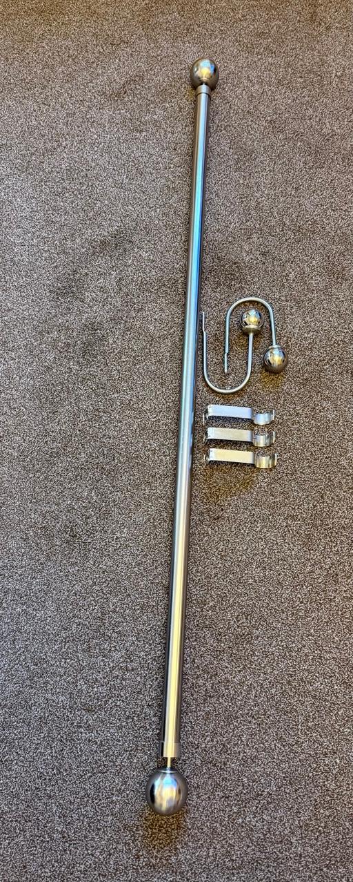 Buy & Sell Thurnscoe Barnsley - Photos for Curtain Pole & Hold Backs.