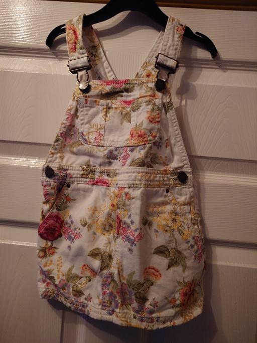 Buy & Sell Woodthorpe Charnwood - Photos for Girls floral dungaree dress size 1½-2 years