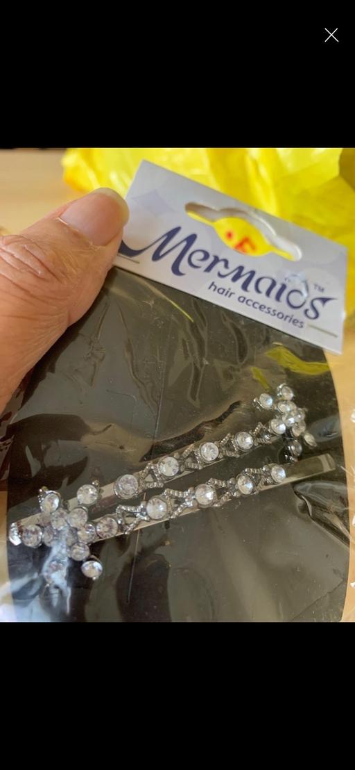 Buy & Sell Goldthorn Park Wolverhampton - Photos for Diamanté Hair Slides