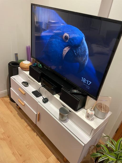 Buy & Sell Streatham South West London - Photos for TV set. TV 42” + Tv stand + pioneer Hi Fi