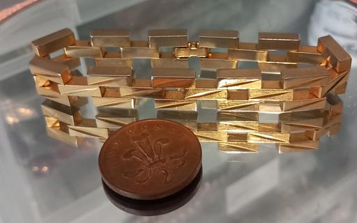 Buy & Sell Thatto Heath Saint Helens - Photos for vintage heavy engraved gold plated bracelet