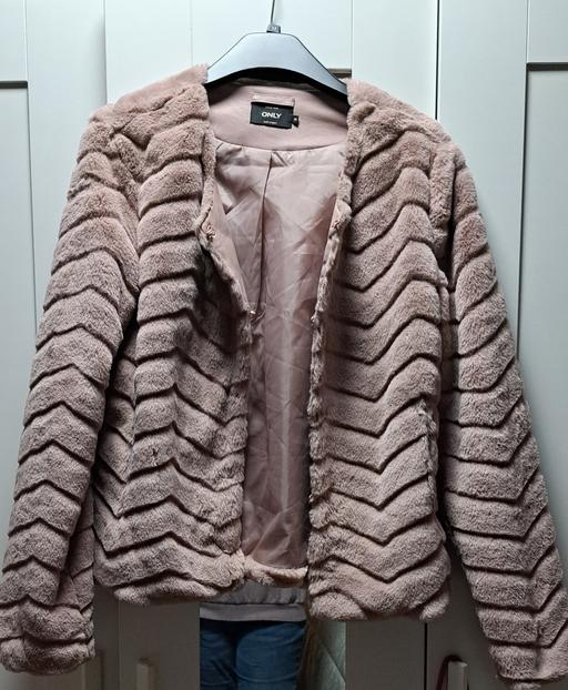 Buy & Sell Pensnett Dudley - Photos for Short pink faux fur bolero jacket
