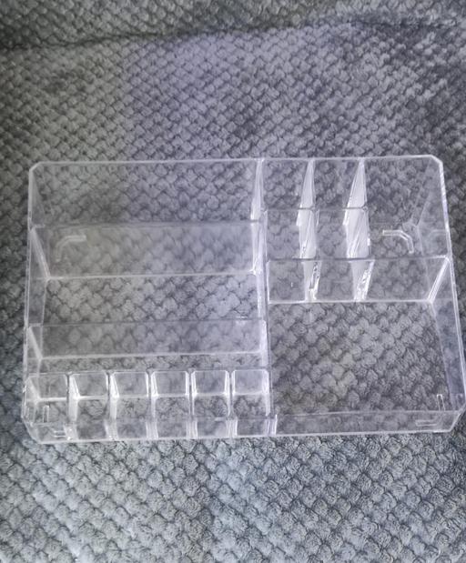 Buy & Sell Grafton Street Industrial Estate West Northamptonshire - Photos for cosmetic stand