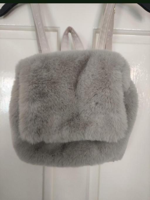 Buy & Sell Grafton Street Industrial Estate West Northamptonshire - Photos for Beautiful back pack bag