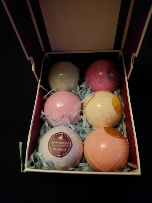 Buy & Sell Catherine-De-Barnes Solihull - Photos for pack.of 6 bath bombs