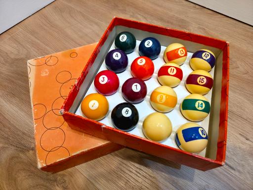Buy & Sell Giffnock Glasgow - Photos for ARAMITH AMERICAN POOL BALLS | 1 3/4