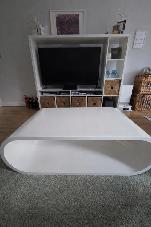 Buy & Sell Hampstead Garden Suburb North London - Photos for Dwell White Oval Coffee Table – High Gloss