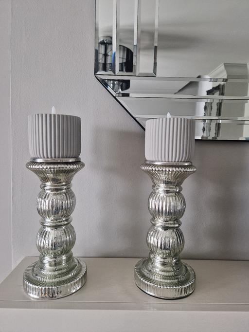 Buy & Sell Scholes Rotherham - Photos for 2 new candle sticks & 2 new candles