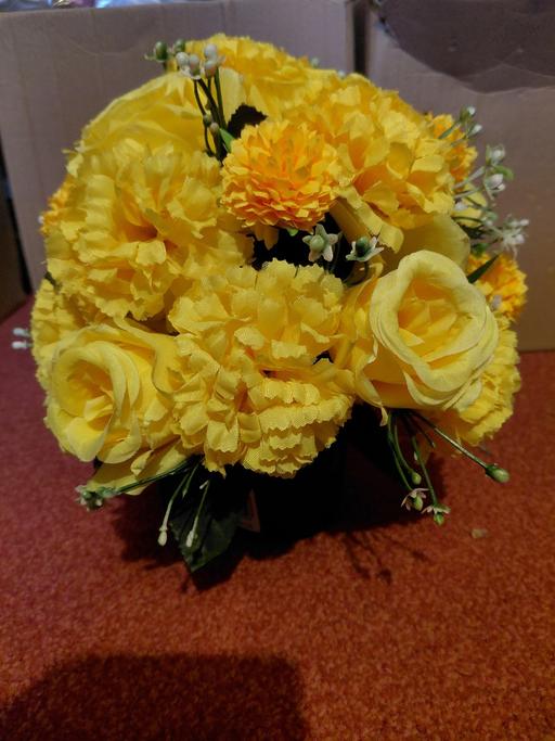 Buy & Sell Bushton Wiltshire - Photos for Silk Flower Grave/ Cemetary Posy Pot