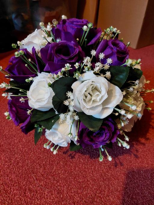 Buy & Sell Bushton Wiltshire - Photos for Silk flower grave / cemetary posy pot