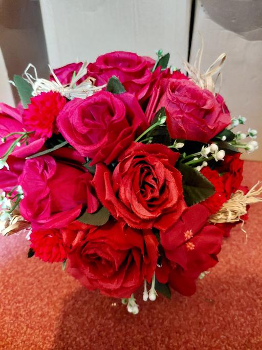 Buy & Sell Bushton Wiltshire - Photos for Silk flower Grave/ Cemetary posy pot