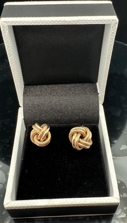 Buy & Sell Four Oaks Birmingham - Photos for 9ct yellow gold stud earrings