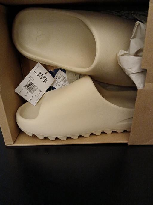 Buy & Sell Upper Gornal Dudley - Photos for Adidas yzy sliders