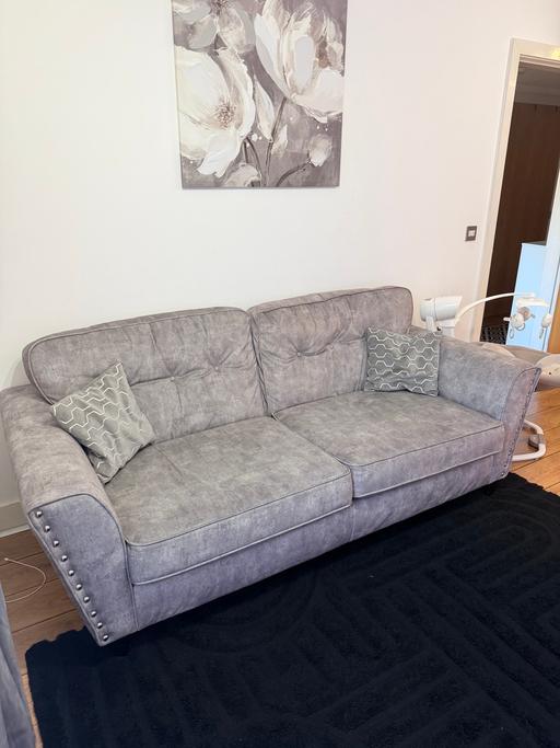 Buy & Sell Batley Carr Kirklees - Photos for Beautiful Grey 3 - Seater Sofa For Sale !