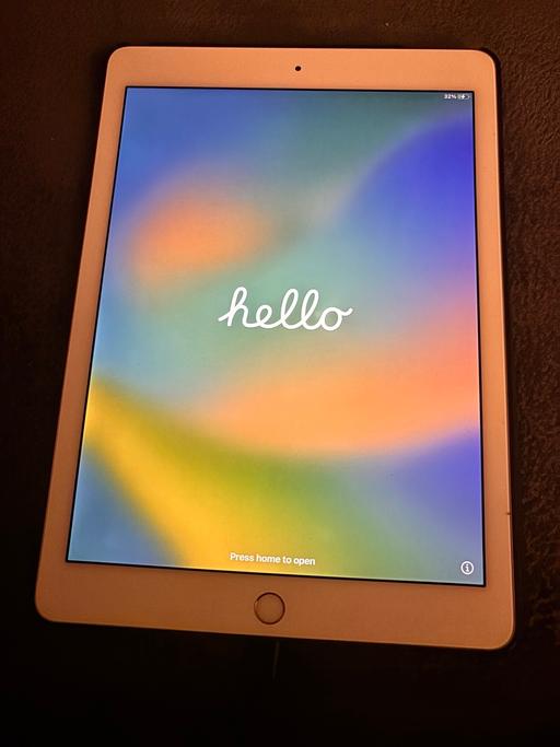 Buy & Sell Moss Pit Stafford - Photos for Apple IPad Pro 9.7inch 2017 rose gold 256gb