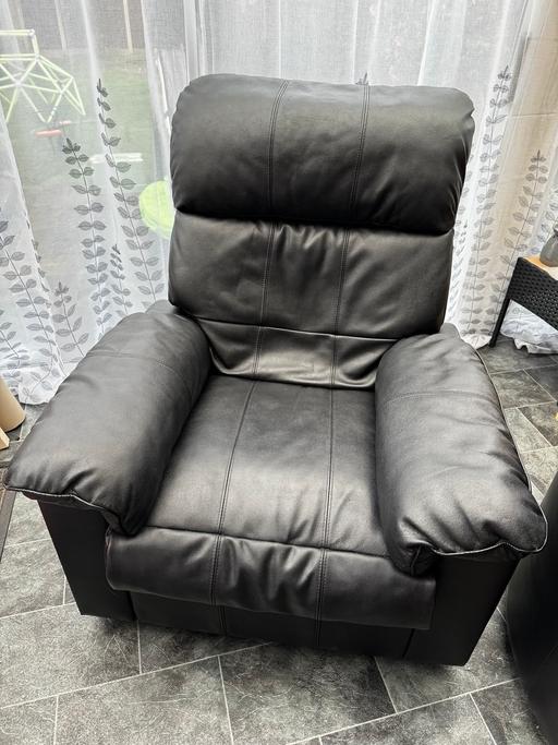 Buy & Sell Wombourne South Staffordshire - Photos for Leather Recliner Chair
