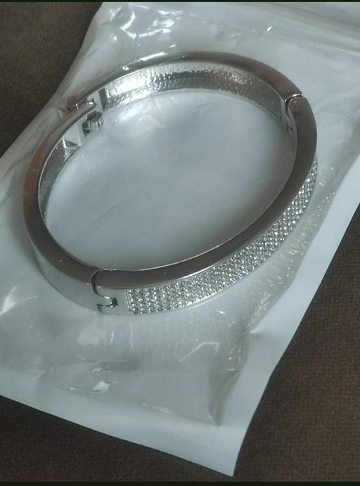 Buy & Sell Grafton Street Industrial Estate West Northamptonshire - Photos for Beautiful bracelet