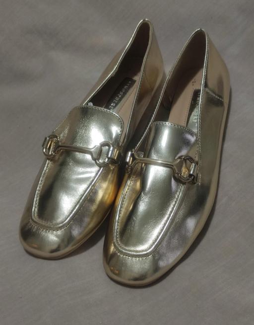 Buy & Sell Grafton Street Industrial Estate West Northamptonshire - Photos for New golden shoes