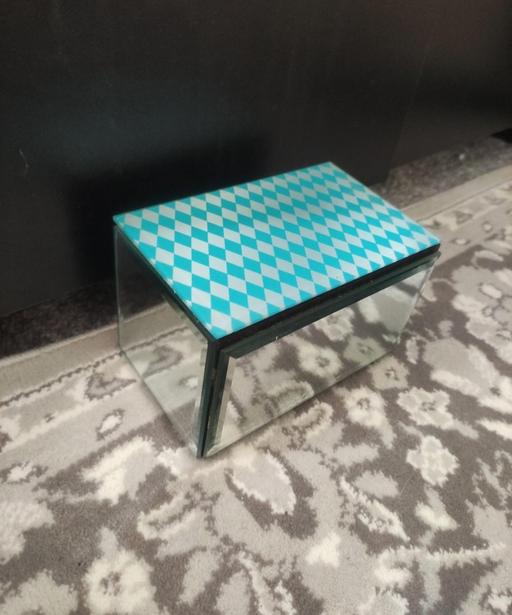 Buy & Sell Grafton Street Industrial Estate West Northamptonshire - Photos for Crystal jewellery box