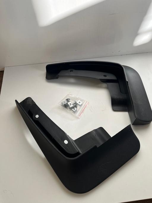 Vehicles Derry Downs South East London - Photos for Vw transporter rear mud flaps