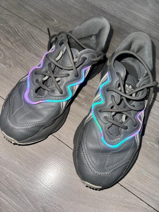 Buy & Sell Luton Bedfordshire - Photos for Grey adidas trained