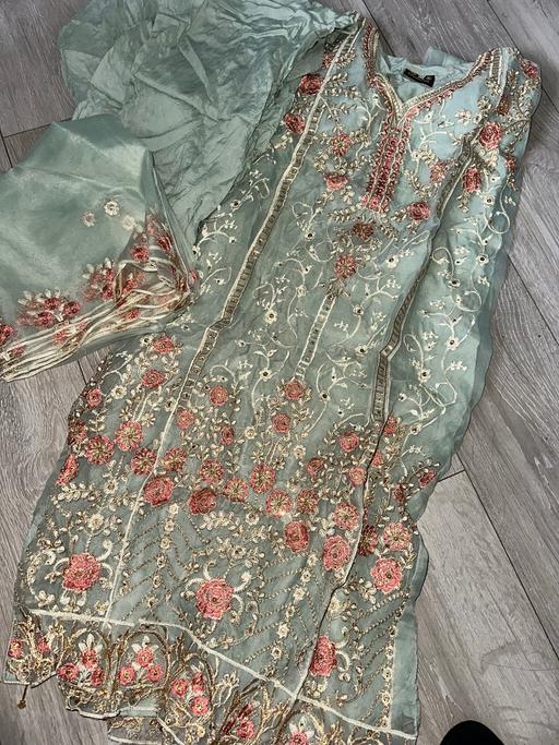 Buy & Sell Luton Bedfordshire - Photos for 3 piece Asian suit