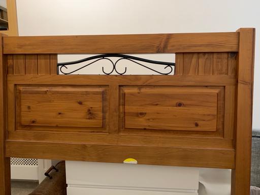 Buy & Sell Barkham Wokingham - Photos for Headboard-solid wood 4ft 6in