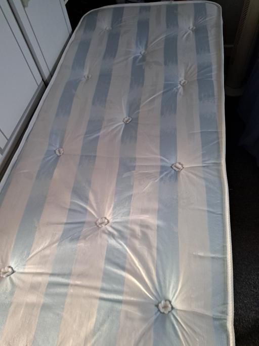 Buy & Sell Mawneys Havering - Photos for put you up / permanent bed