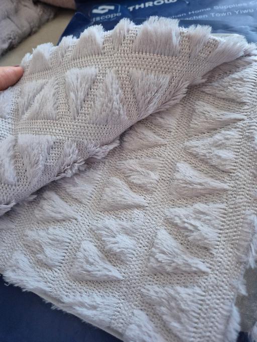 Buy & Sell Luton Town Centre Luton - Photos for 2 cushion covers