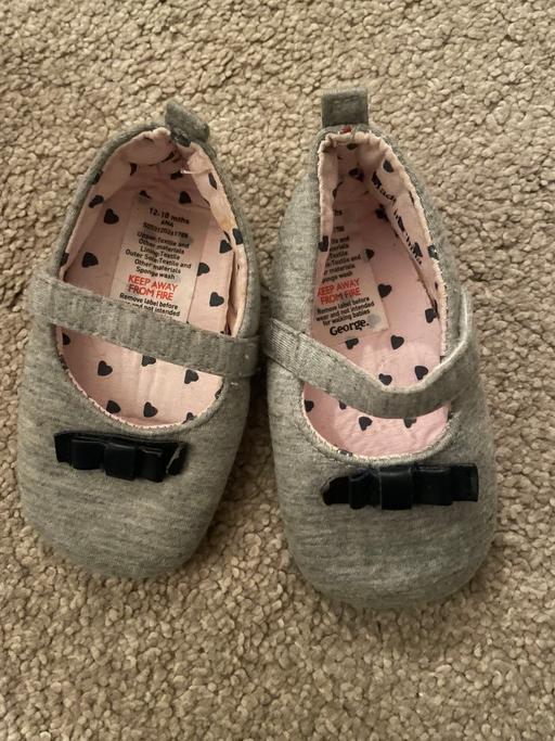 Buy & Sell Ynysddu Caerphilly - Wales - Photos for Baby shoes, 12 to 18 months